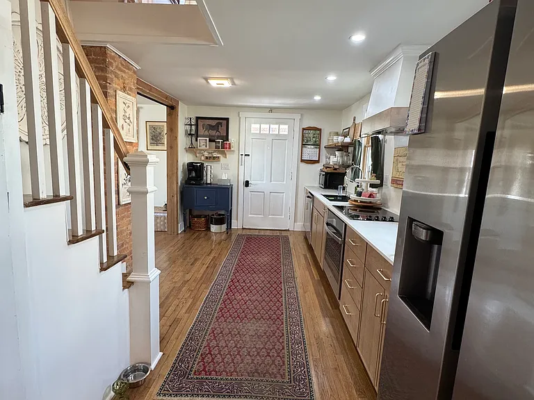 112 Wolfe St — Photo 15