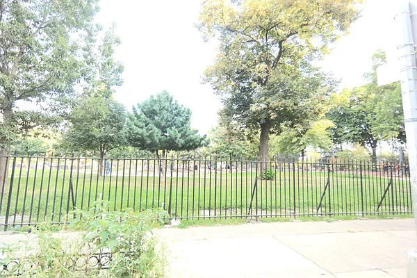 Rented by EXR | media 15