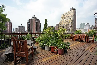 254 West 25th Street in Chelsea