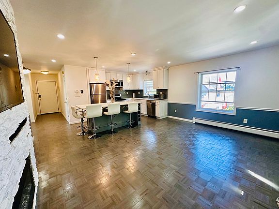 3rd image of 142 N 8th Ave #8