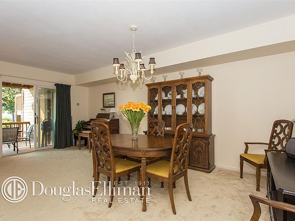 4th image of 311 Fox Hill Dr