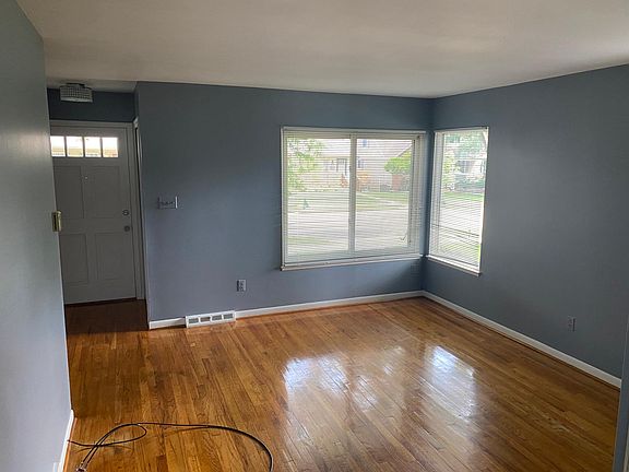 4th image of 597 Adams St