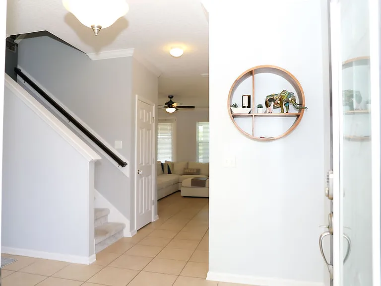 454 Howland Dr — Photo 4