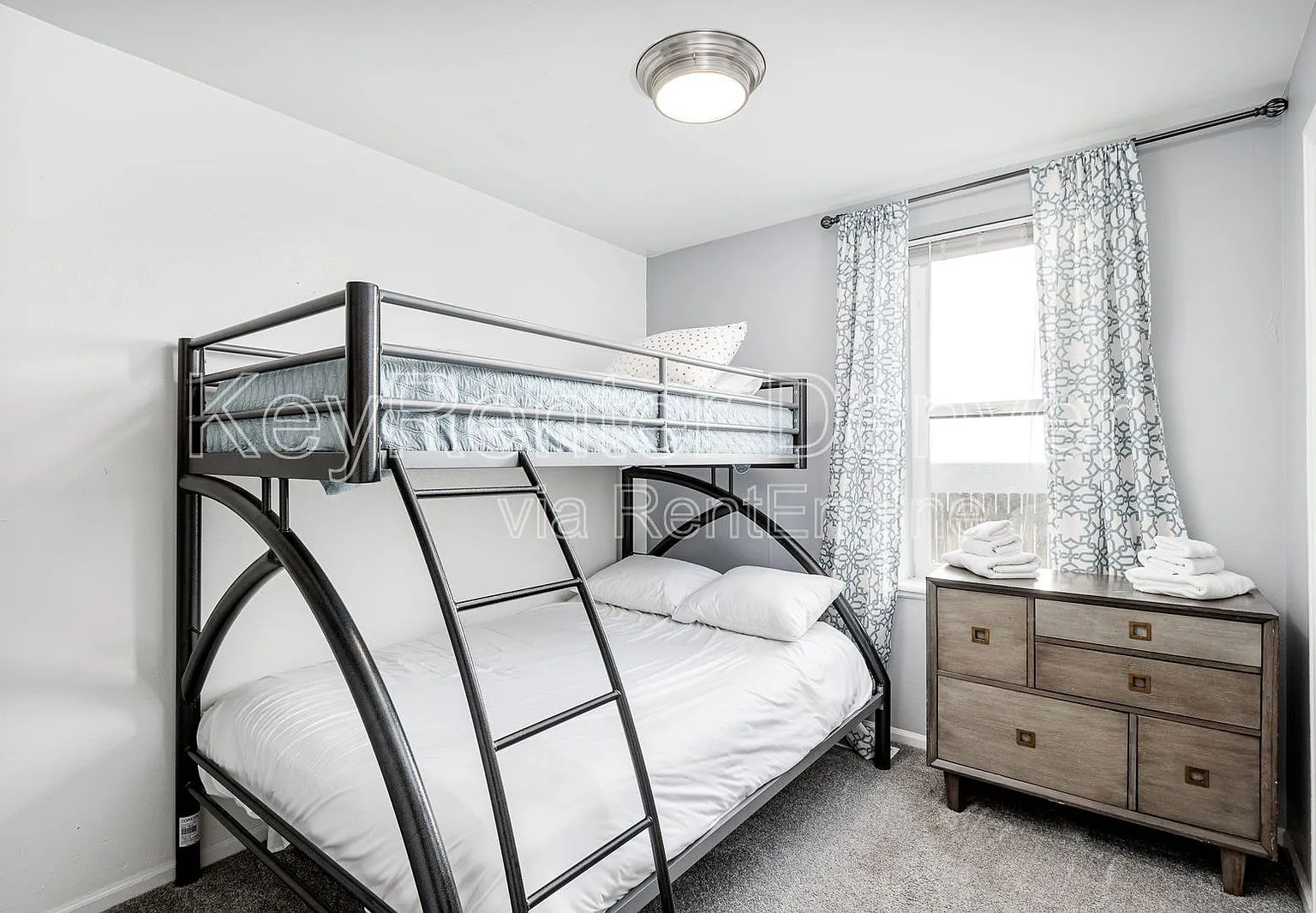 2 bed, 1.0 bath, 738 sqft, $1,675 — Photo 2