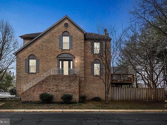 2nd image of 6027 Cromwell Pl