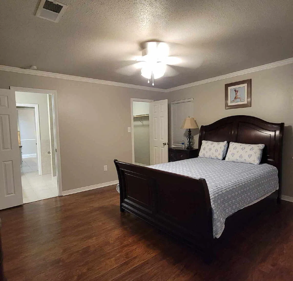 3 bed, 2.0 bath, 1787 sqft, $2,100 — Photo 1