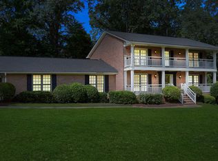1622 Arnaud Ct, Dunwoody, GA 30338