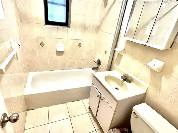 2234 Ocean Avenue image 6 of 9