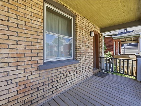 4th image of 463 E Main St