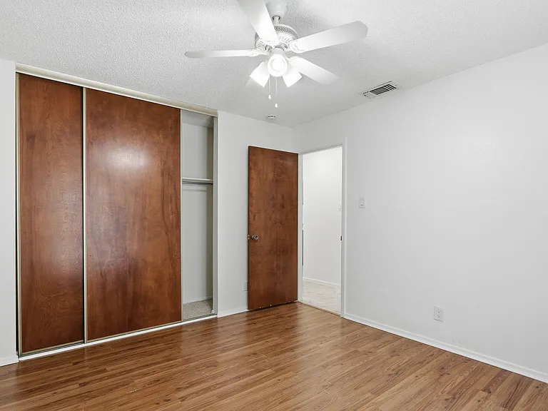4911 Arbor Ridge Dr — Photo 19
