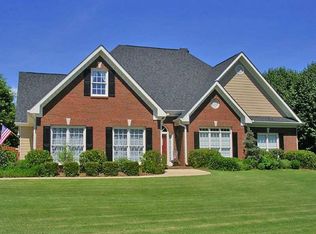 4830 Streamside Dr, Flowery Branch, GA 30542