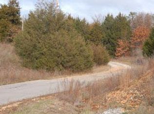 285 Whitfield Ln, Hollister, MO 65672