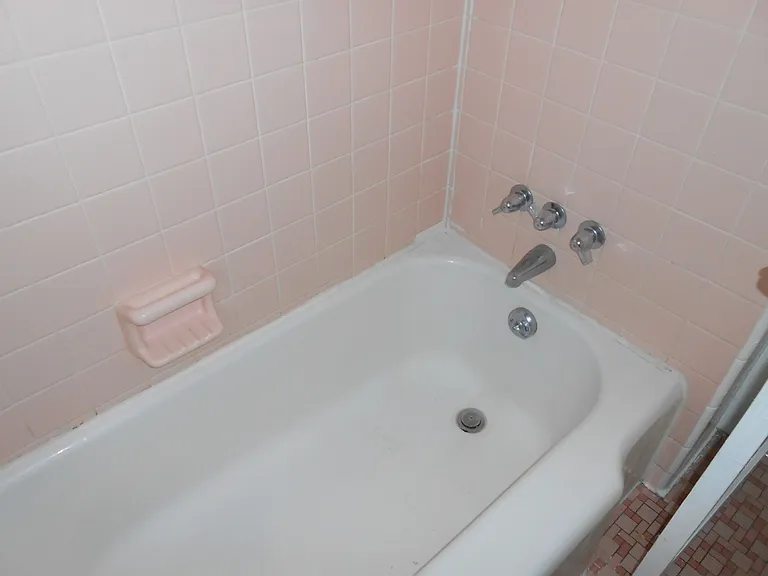 920 47th St W — Photo 5