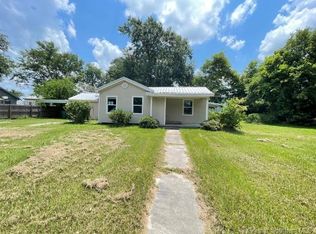 1413 Stevenson St, Vinton, LA 70668