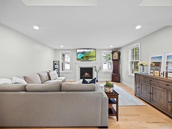 5th image of 220 Center St Unit 6
