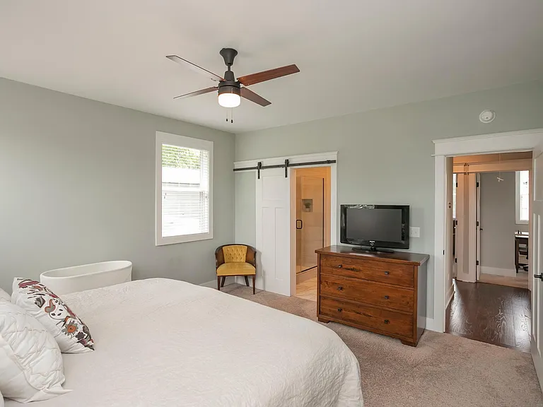 647 James Ave #A — Photo 21