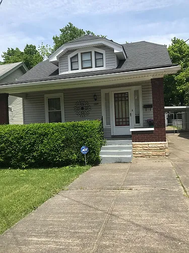 1109 Julia Ave Photo 1