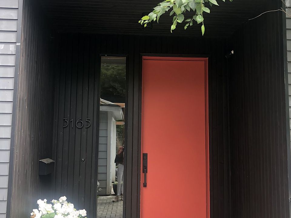 2nd image of 3165 NE Multnomah St