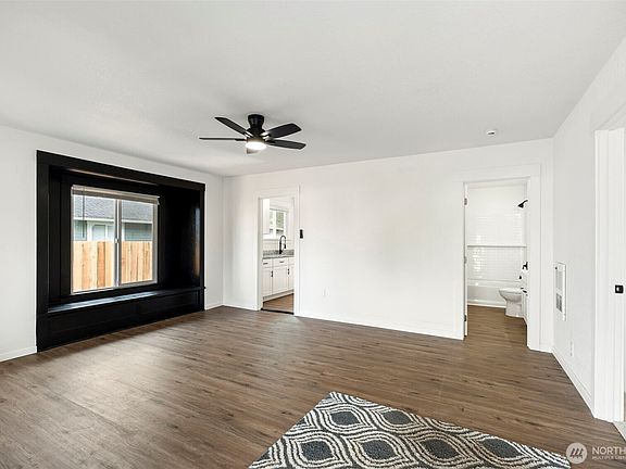 5th image of 1110 W Walnut