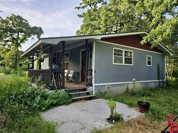 3233 Smetana Rd, Bryan, TX 77807