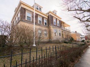 207 Broadway St #3, Newport, RI 02840