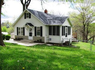 4616 Rock Springs Rd, Saint Joseph, MO 64505