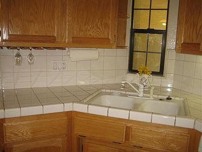 4th image of 906 W Terrace Dr