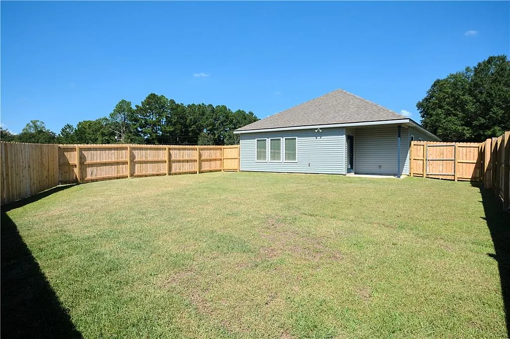 3 bed, 2.0 bath, 1580 sqft, $2,300 — Photo 3