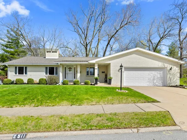 2511 W Carriage Ln, Peoria, IL 61614