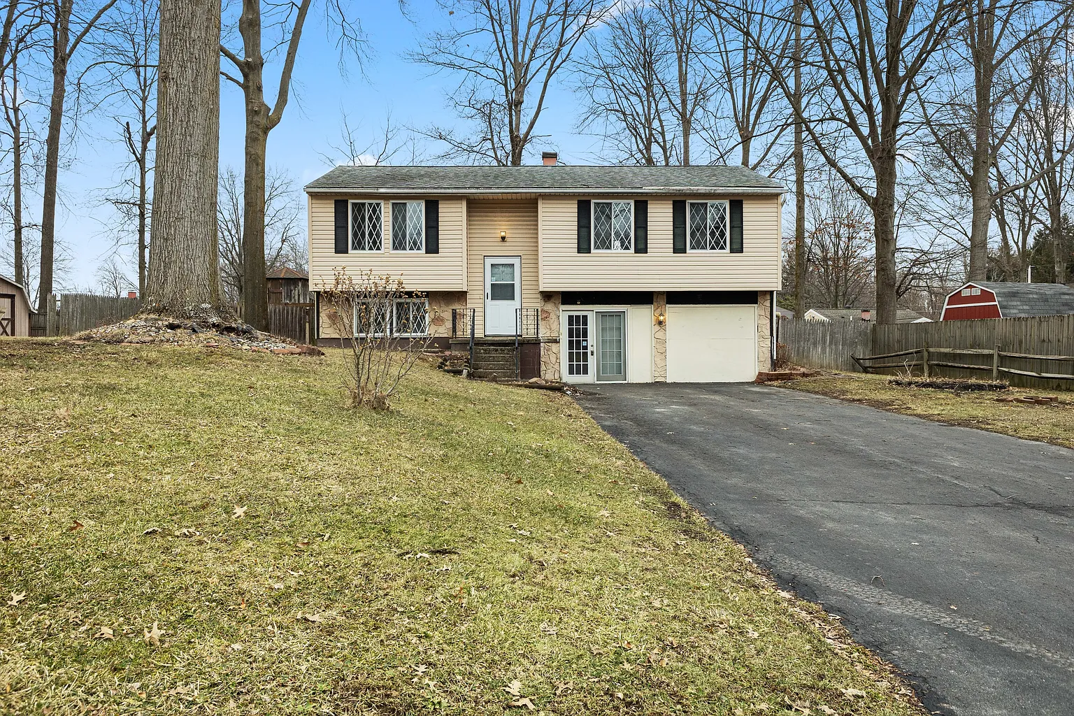 1914 Burr Oaks Ct photo 1