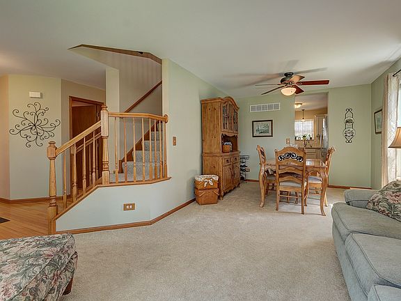 4th image of 7418 Rosewind Dr