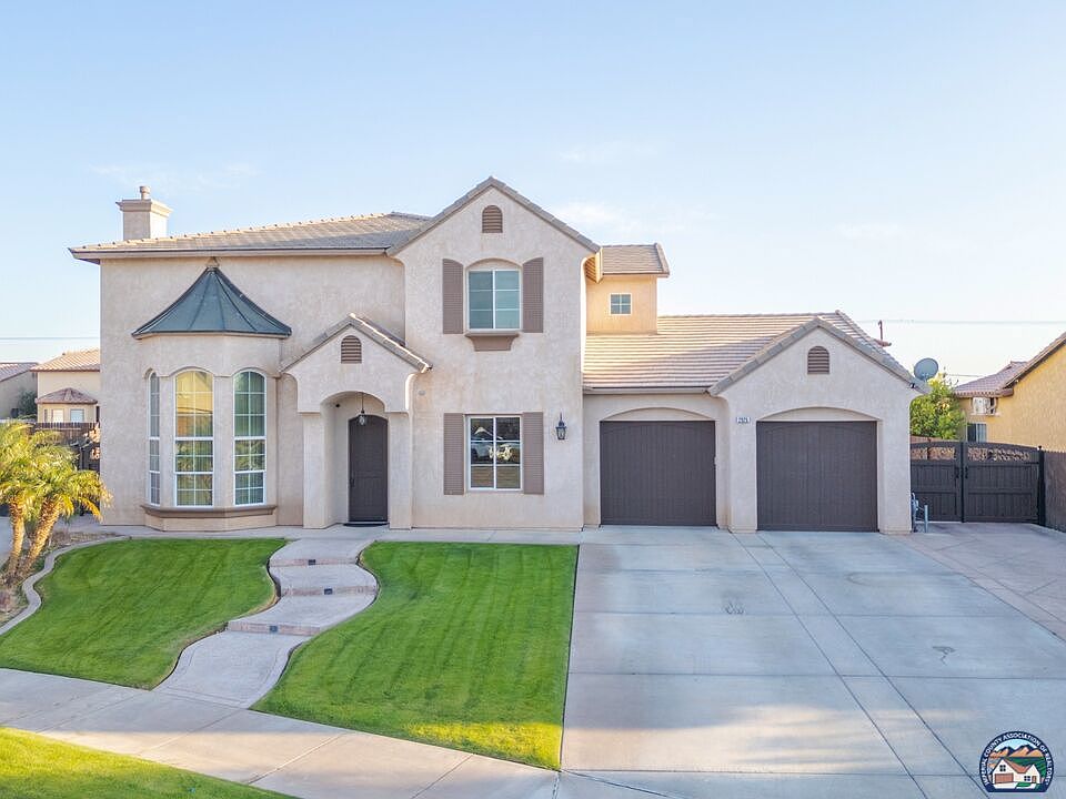 1st image of 2925 Sandalwood Ct