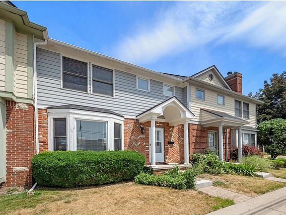 3rd image of 1049 Woodward Hts