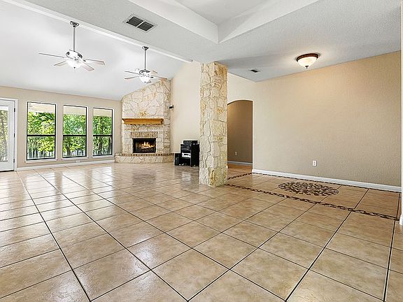 5th image of 269 Wood Valley Dr