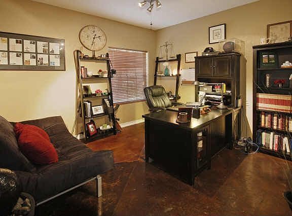 5th image of 5740 Martel Ave APT B05