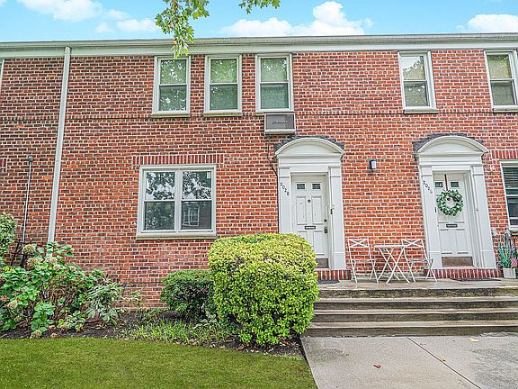 2nd image of 2028 E 58th St #125A