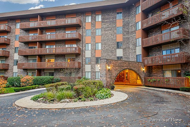 1st image of 120 Lakeview Dr APT 505