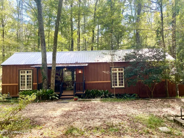 140 Westover Dr, Hazlehurst, MS 39083