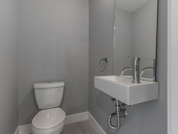 3rd image of 1222 N Marshall St Unit 105