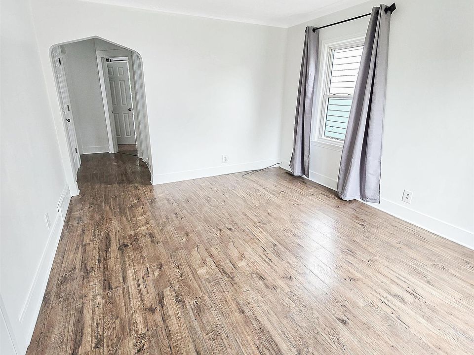 921 Donald Ave, photo 4