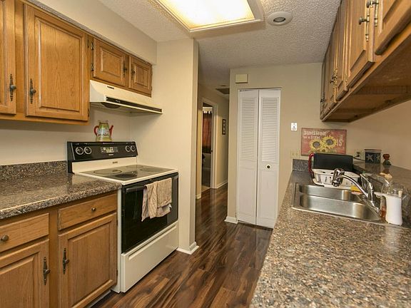 4th image of 8156 Coralberry Ln W