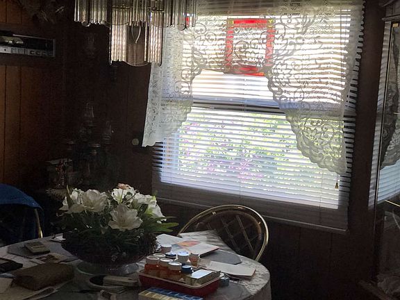 3rd image of 2955 Parkway Dr