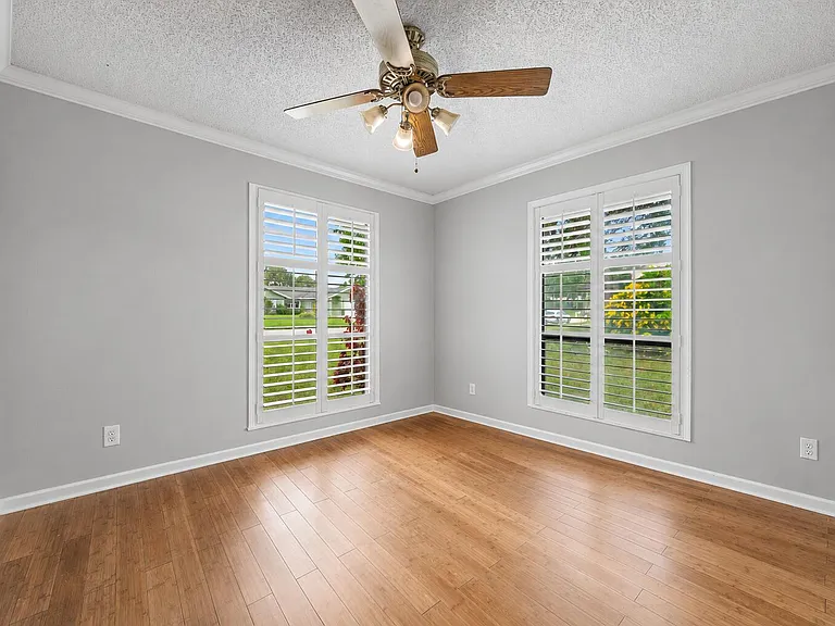 3962 Winfield Rd — Photo 15