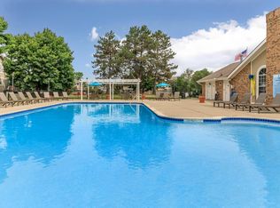 Chimney Hill Apartments, West Bloomfield, MI 48322