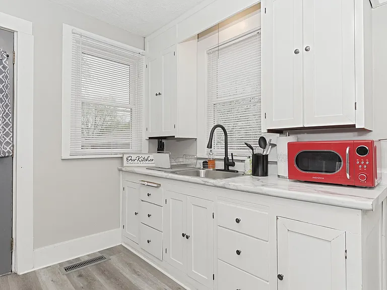 207 E Phoenix Ave — Photo 18