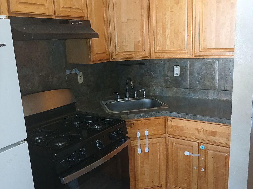 2nd image of 10956 174th St
