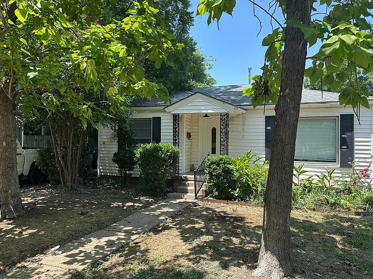 6535 Lockheed Ave — Photo 2