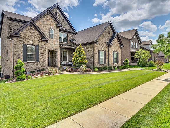 3rd image of 2109 Belsford Dr