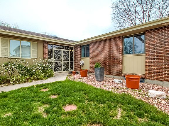2nd image of 10945 W Montana Pl