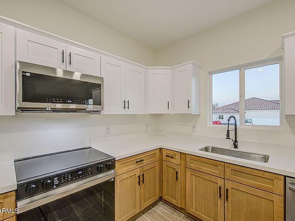 3rd image of 13608 W MARYLAND Avenue
